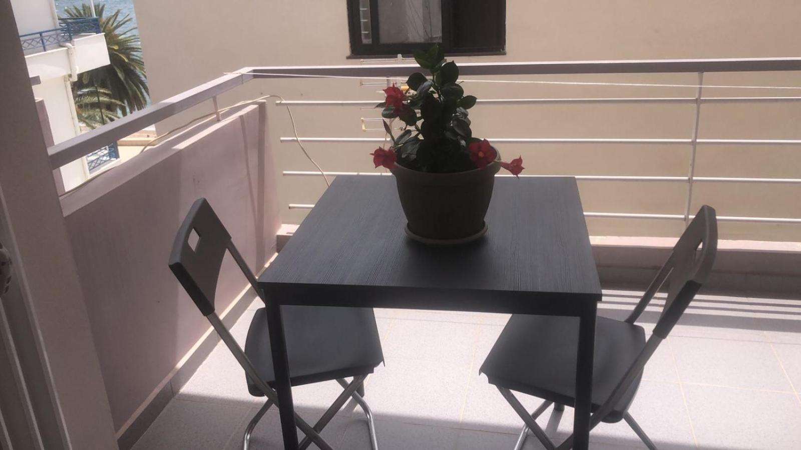 Sunshine Apartment Sarandë Esterno foto